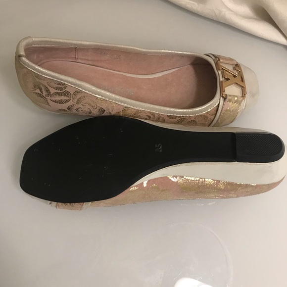 Louis Vuitton beautiful shoes like new - Picture 5 of 5